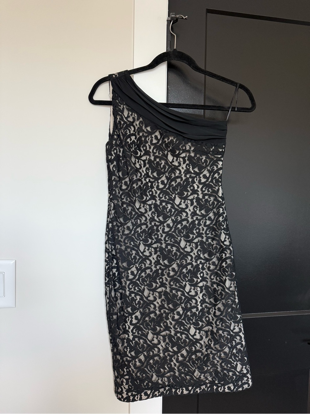 Black Lace One Shoulder Cocktail Dress – Size 0